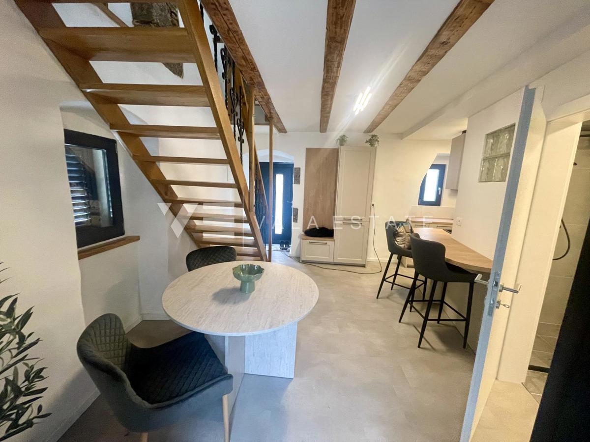 CASA IN PIETRA RISTRUTTURATA E ARREDATA VICINO AL MARE E AL CENTRO DI PUNTO