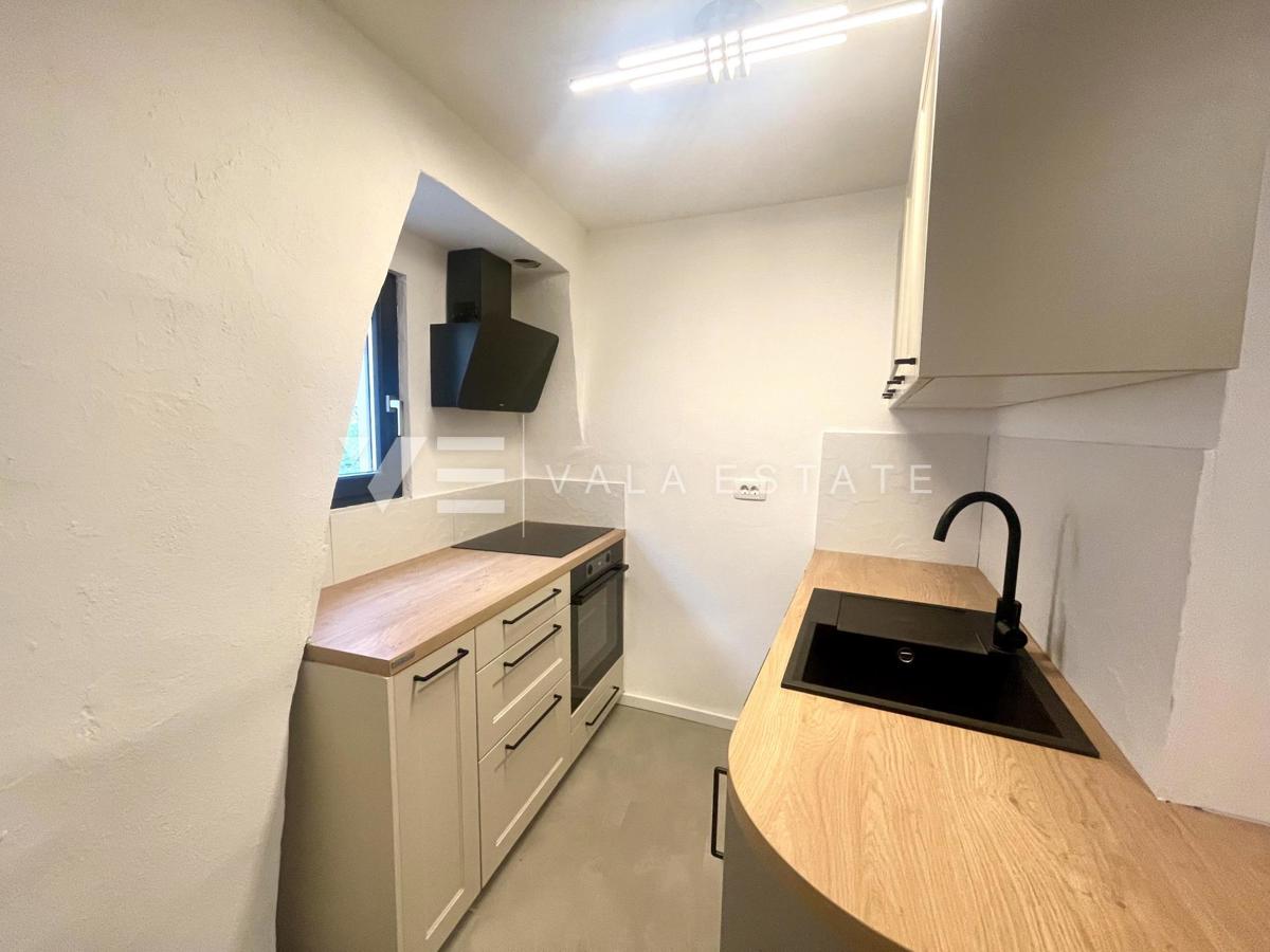 CASA IN PIETRA RISTRUTTURATA E ARREDATA VICINO AL MARE E AL CENTRO DI PUNTO