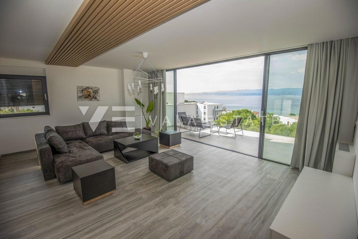 PENTHOUSE DI LUSSO CON VISTA MARE IN OTTIMA POSIZIONE