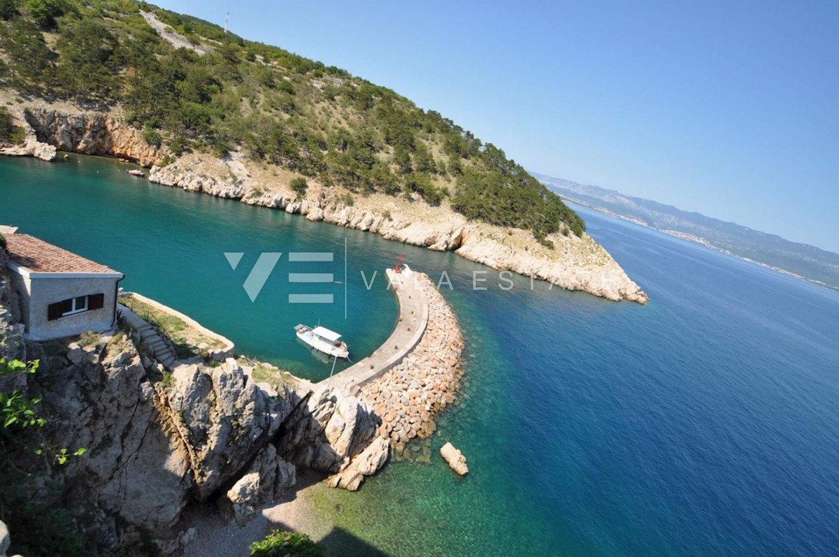 IMPRESSIONANTE VILLA IN PIETRA IN POSIZIONE UNICA