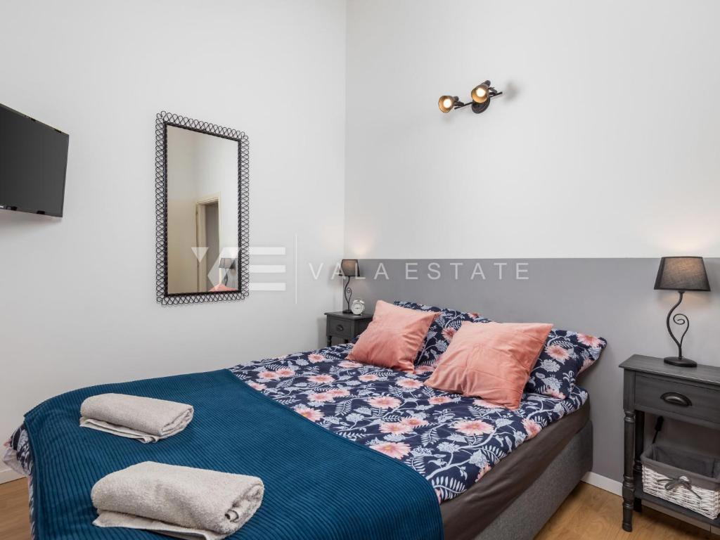 CASA INDIPENDENTE MEDITERRANEA CON PISCINA IN POSIZIONE TRANQUILLA