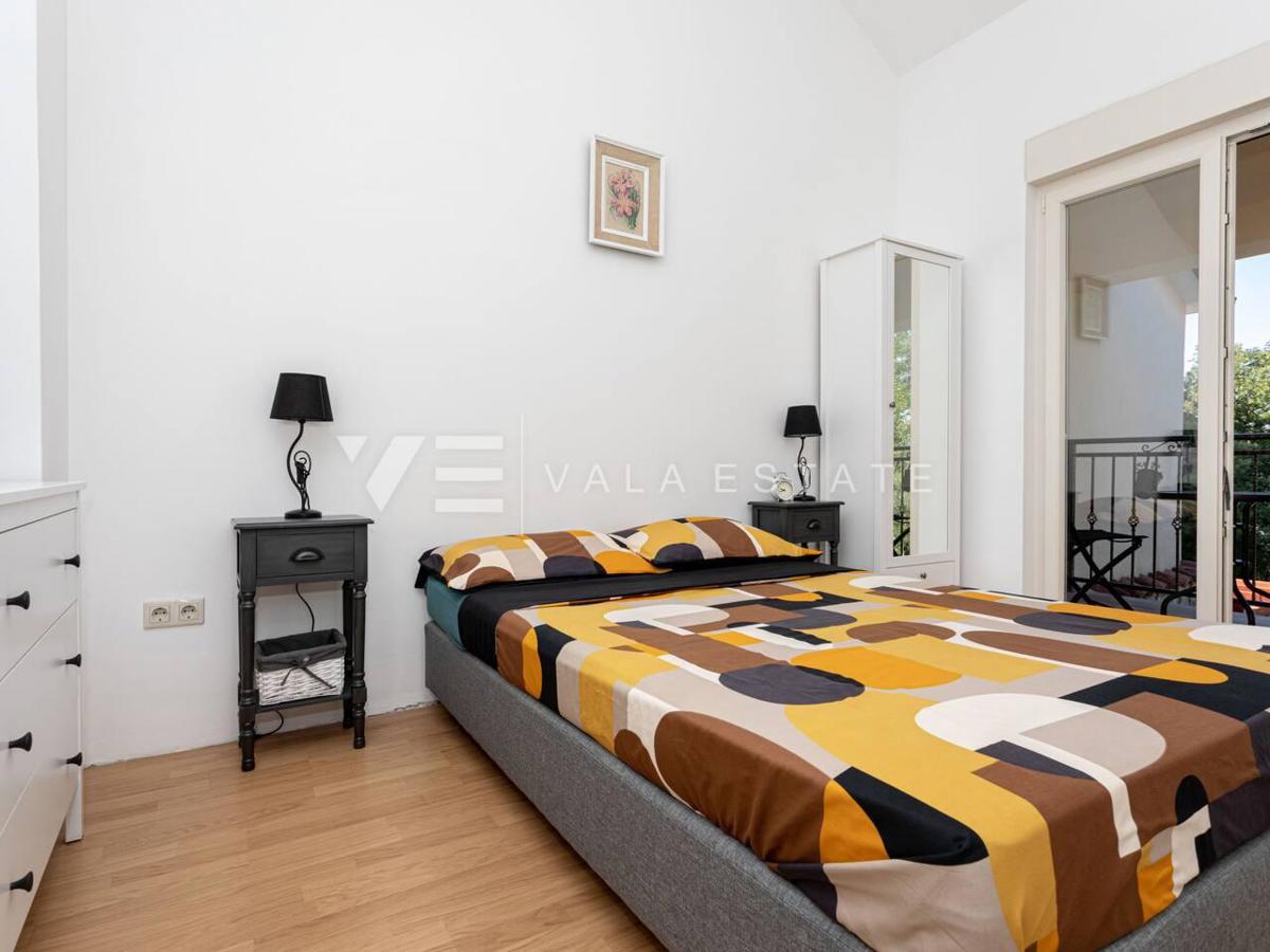 CASA INDIPENDENTE MEDITERRANEA CON PISCINA IN POSIZIONE TRANQUILLA