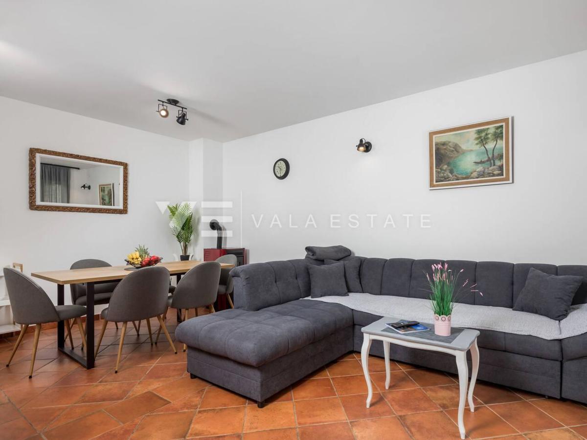 CASA INDIPENDENTE MEDITERRANEA CON PISCINA IN POSIZIONE TRANQUILLA