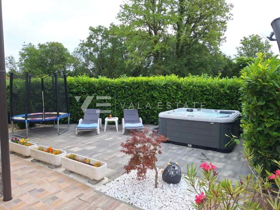 CASA INDIPENDENTE MEDITERRANEA CON PISCINA IN POSIZIONE TRANQUILLA