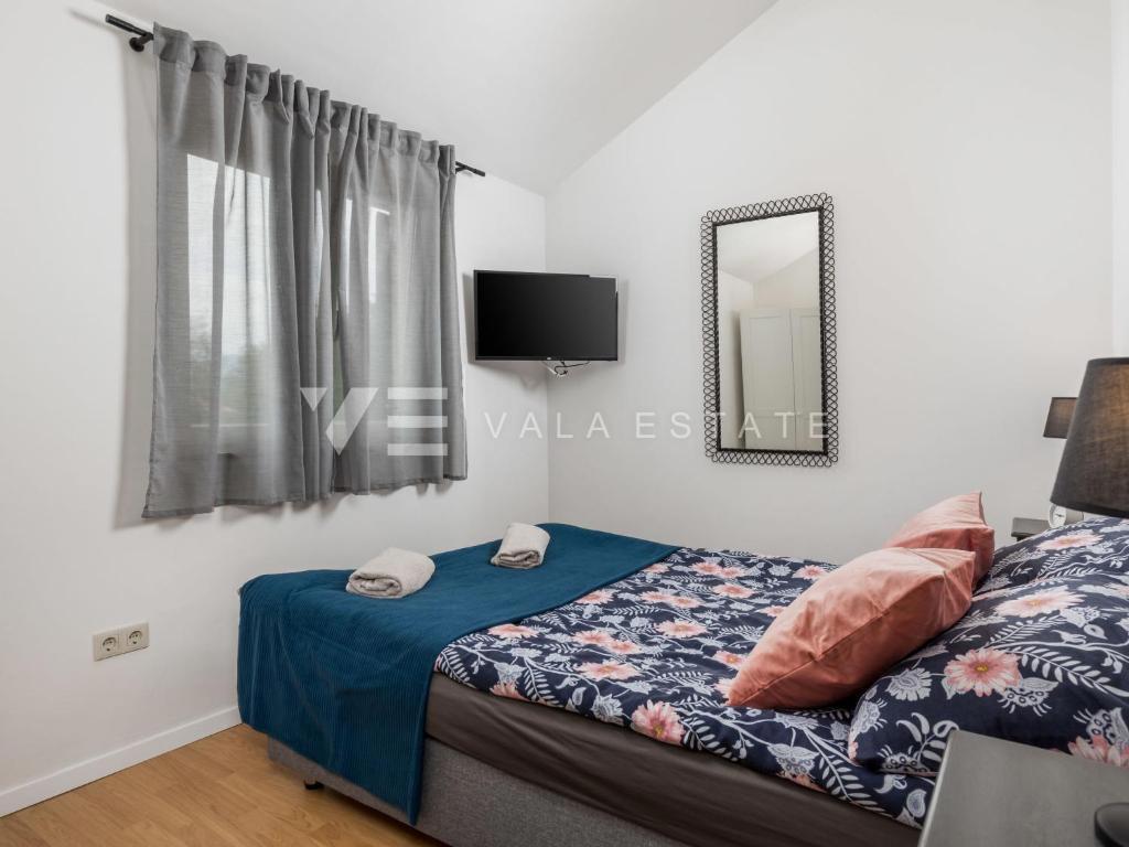 CASA INDIPENDENTE MEDITERRANEA CON PISCINA IN POSIZIONE TRANQUILLA