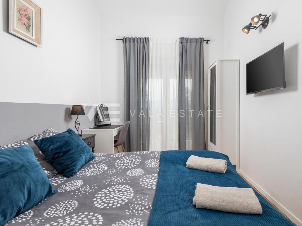 CASA INDIPENDENTE MEDITERRANEA CON PISCINA IN POSIZIONE TRANQUILLA