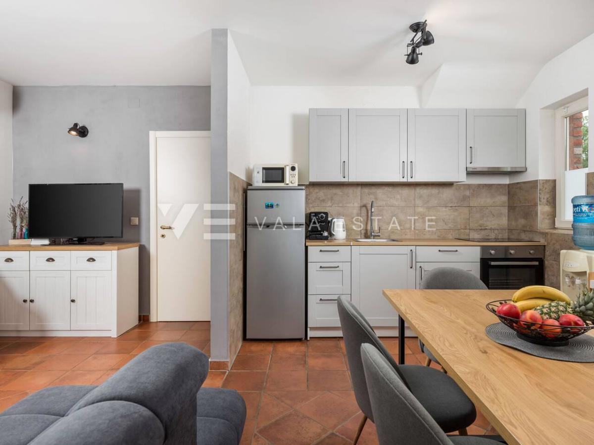 CASA INDIPENDENTE MEDITERRANEA CON PISCINA IN POSIZIONE TRANQUILLA