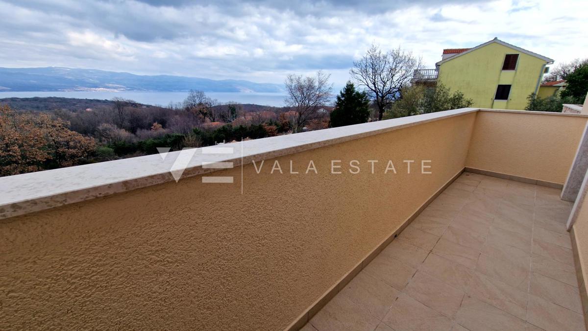 CASA INDIPENDENTE CON DUE APPARTAMENTI E VISTA MARE
