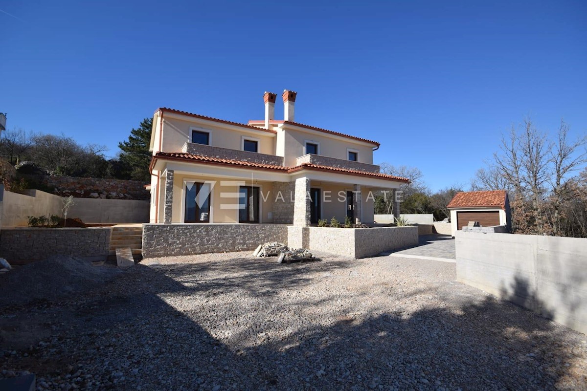 CASA INDIPENDENTE CON DUE APPARTAMENTI E VISTA MARE