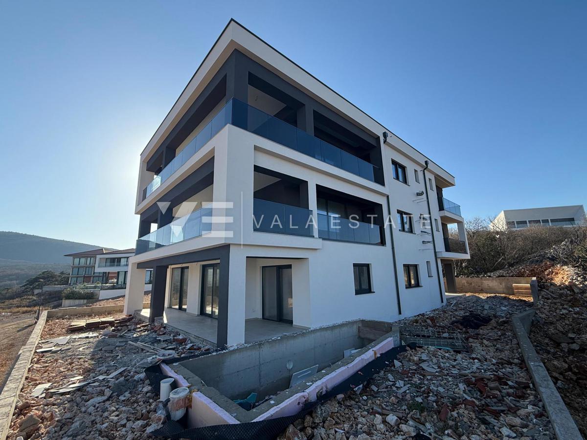 DUE APPARTAMENTI DI ALTO LIVELLO CON VISTA SUL MARE APERTO E ASCENSORE