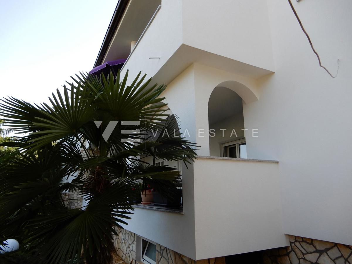 CASA DOPPIA CON QUATTRO APPARTAMENTI E VISTA MARE