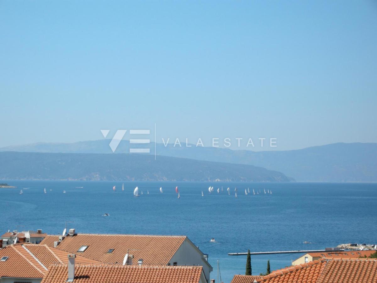CASA DOPPIA CON QUATTRO APPARTAMENTI E VISTA MARE