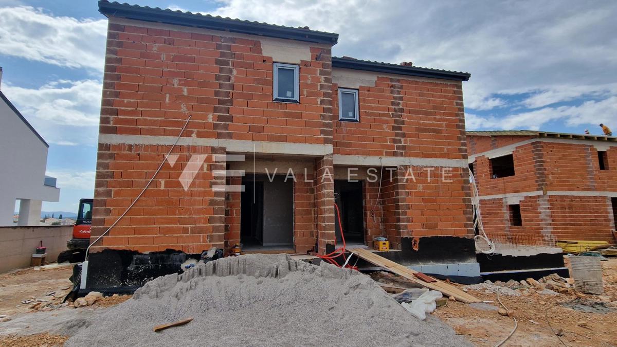 MODERNA CASA DOPPIA CON PISCINA E VISTA MARE