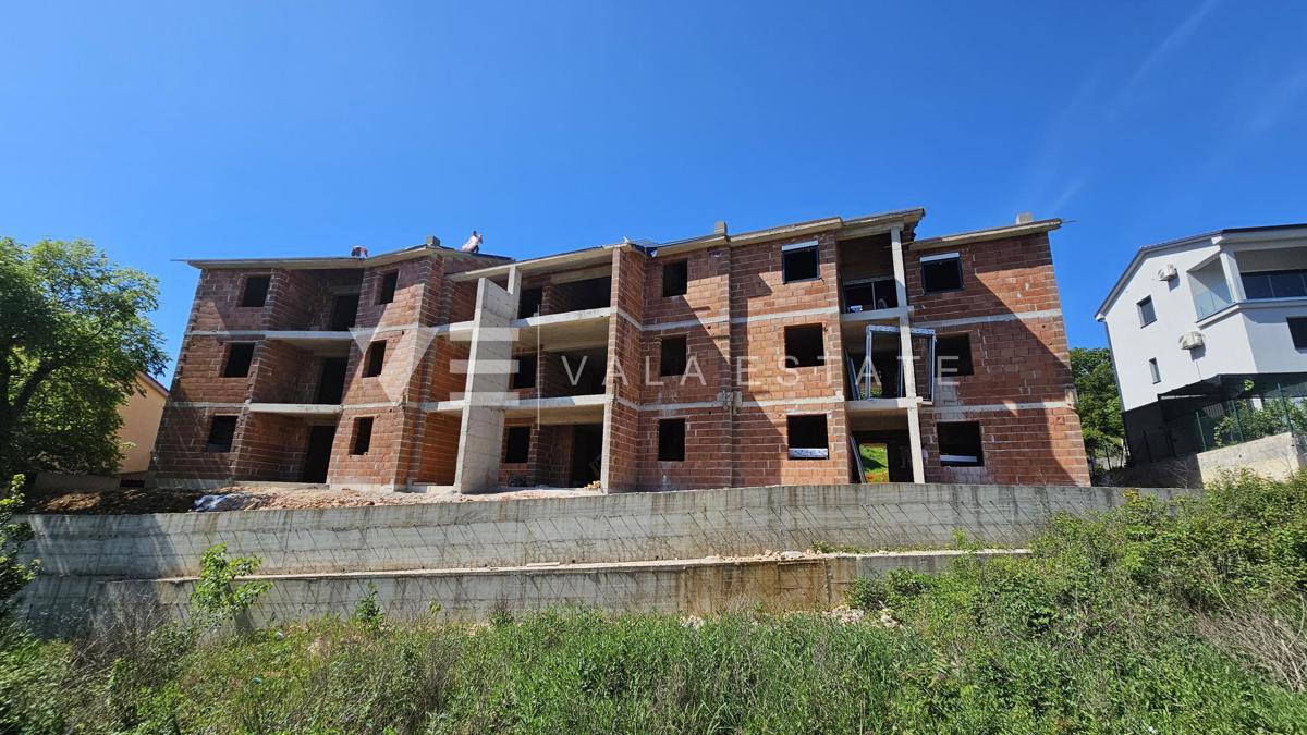 APPARTAMENTO AL PIANO TERRA DI NUOVA COSTRUZIONE CON GIARDINO