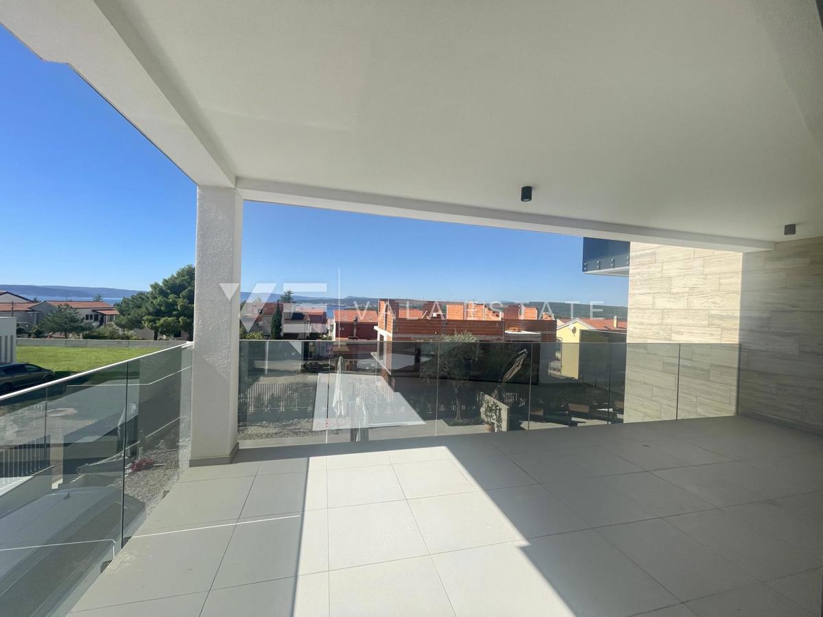 APPARTAMENTO SU DUE PIANI IN NUOVA COSTRUZIONE CON VISTA MARE