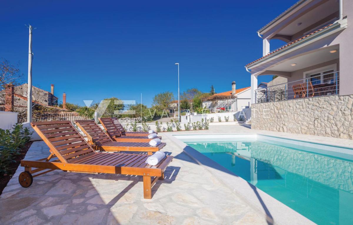 NUOVA CASA CON PISCINA È BELLA VISTA SUL MARE