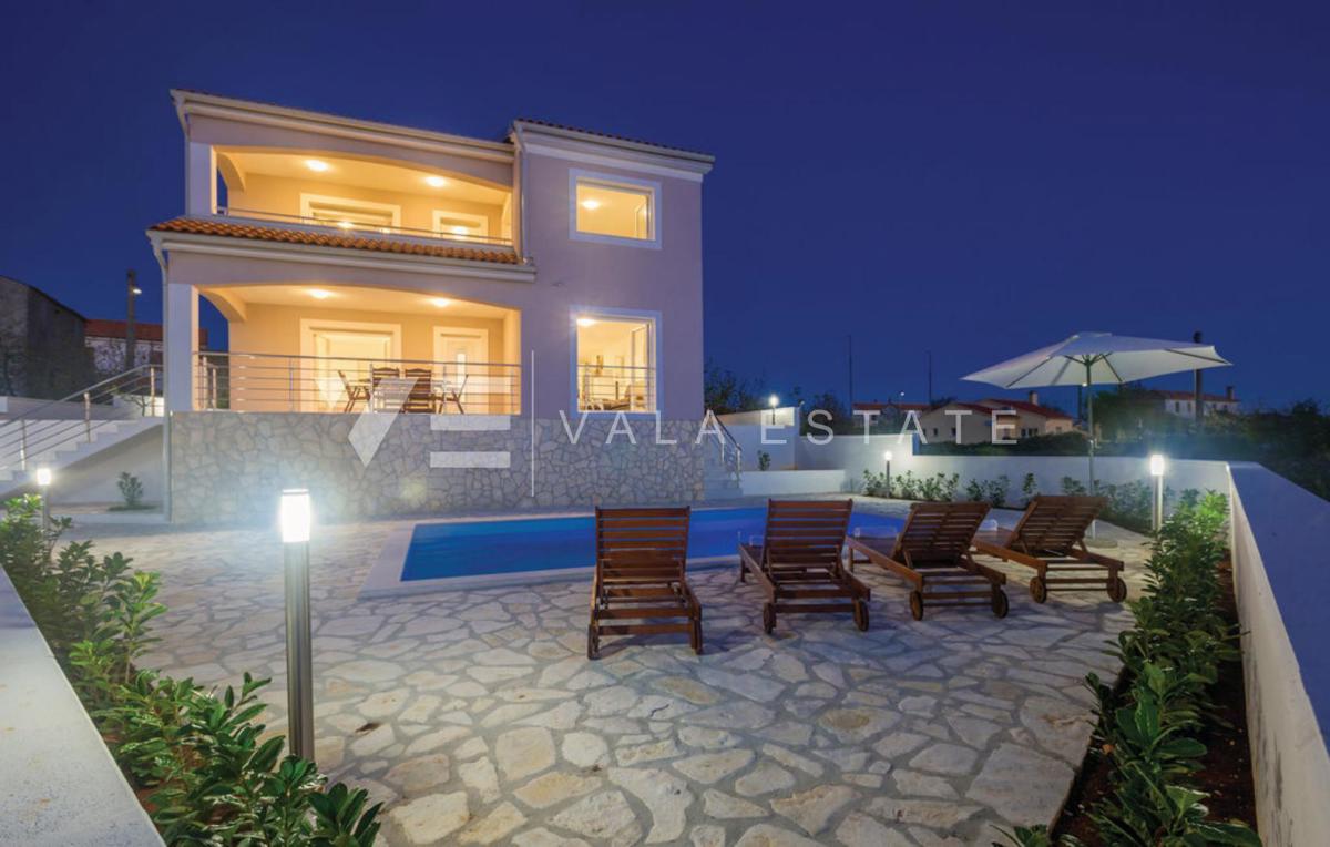 NUOVA CASA CON PISCINA È BELLA VISTA SUL MARE