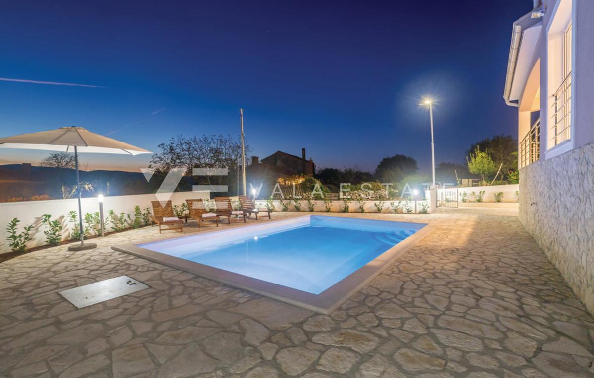 NUOVA CASA CON PISCINA È BELLA VISTA SUL MARE