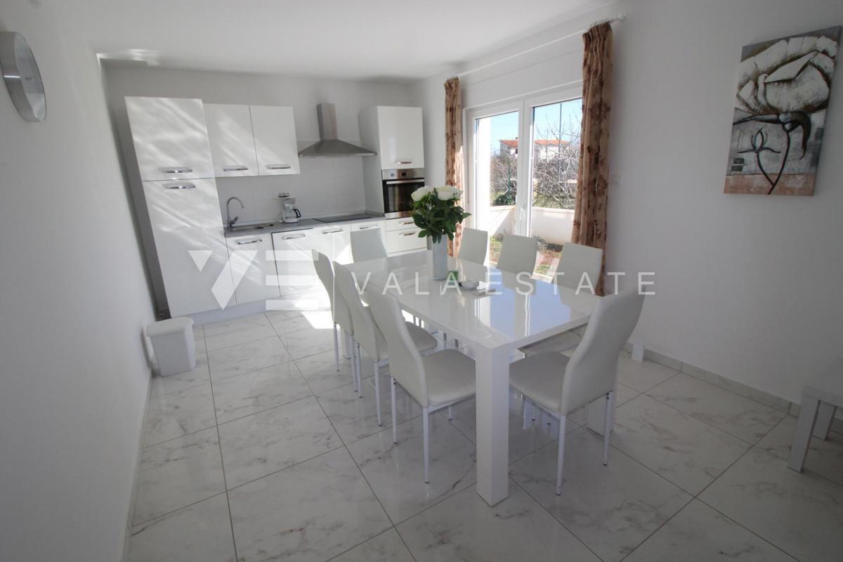 NUOVA CASA CON PISCINA È BELLA VISTA SUL MARE