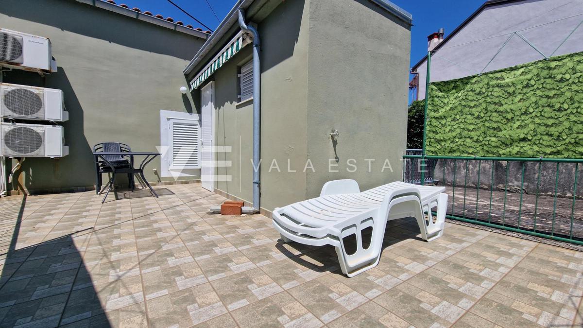 DOPPIA CASA IN PIETRA PRIMA FILA AL MARE
