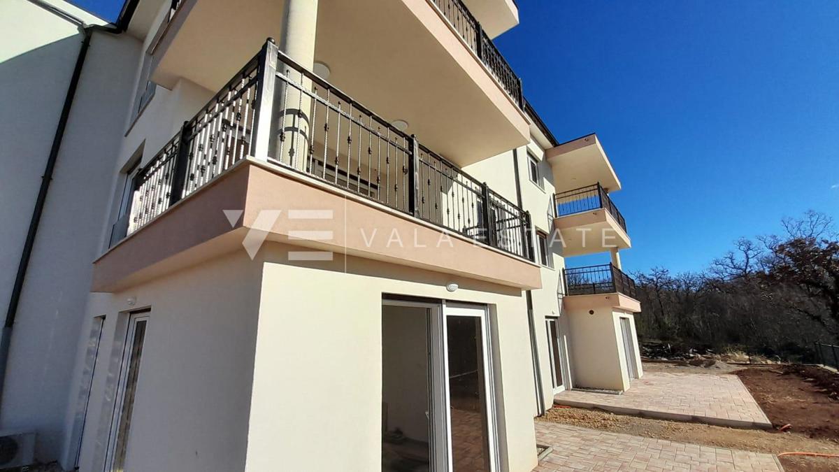 APPARTAMENTO AL PIANO TERRA DI UN NUOVO PALAZZO CON VISTA MARE