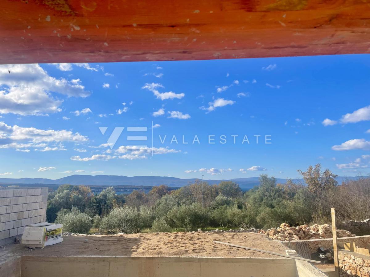 NUOVA VILLA DOPPIA IN POSIZIONE TRANQUILLA CON VISTA MARE