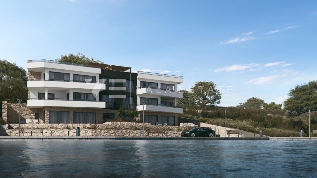 PRIMA FILA SUL MARE - APPARTAMENTO IN PALAZZINA DI NUOVA COSTRUZIONE CON VISTA APERTA
