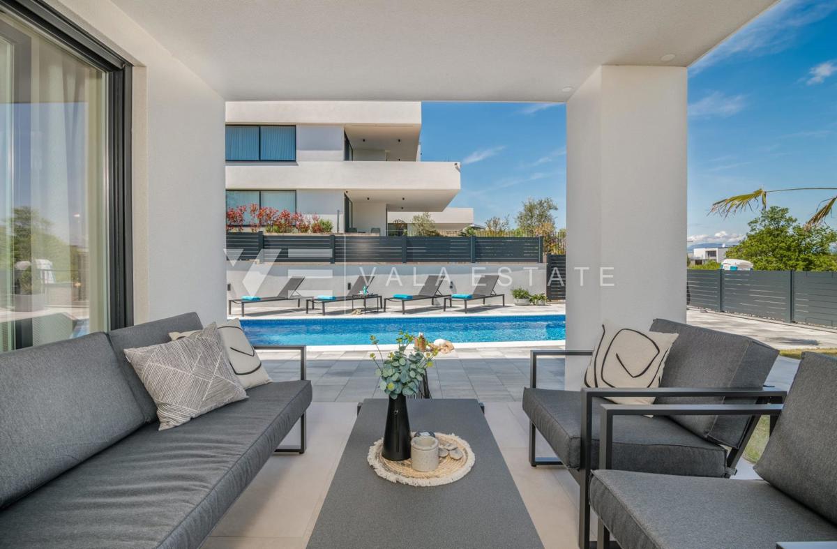 APPARTAMENTO LUSSUOSO CON PISCINA E VISTA MARE