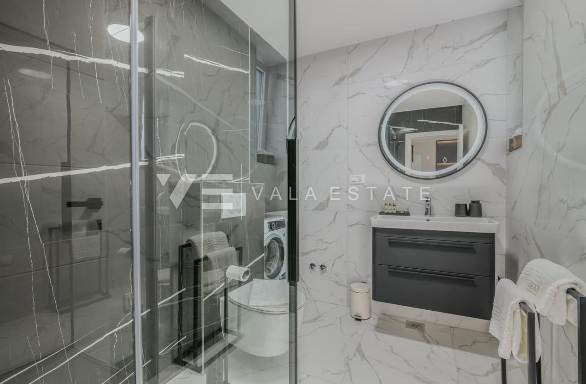 APPARTAMENTO LUSSUOSO CON PISCINA E VISTA MARE