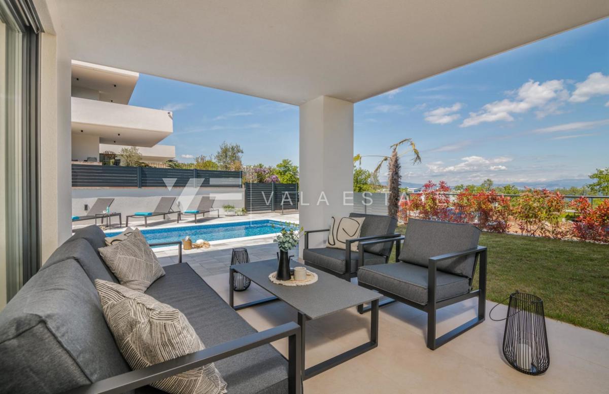 APPARTAMENTO LUSSUOSO CON PISCINA E VISTA MARE
