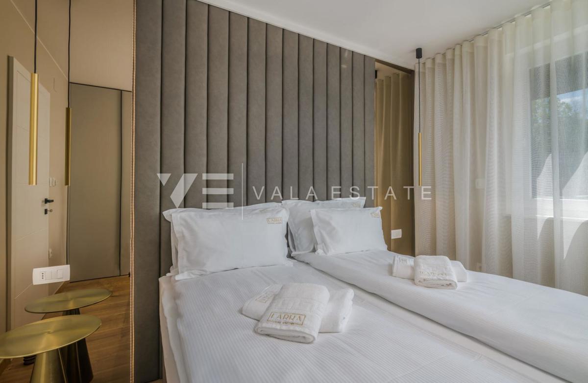 APPARTAMENTO LUSSUOSO CON PISCINA E VISTA MARE