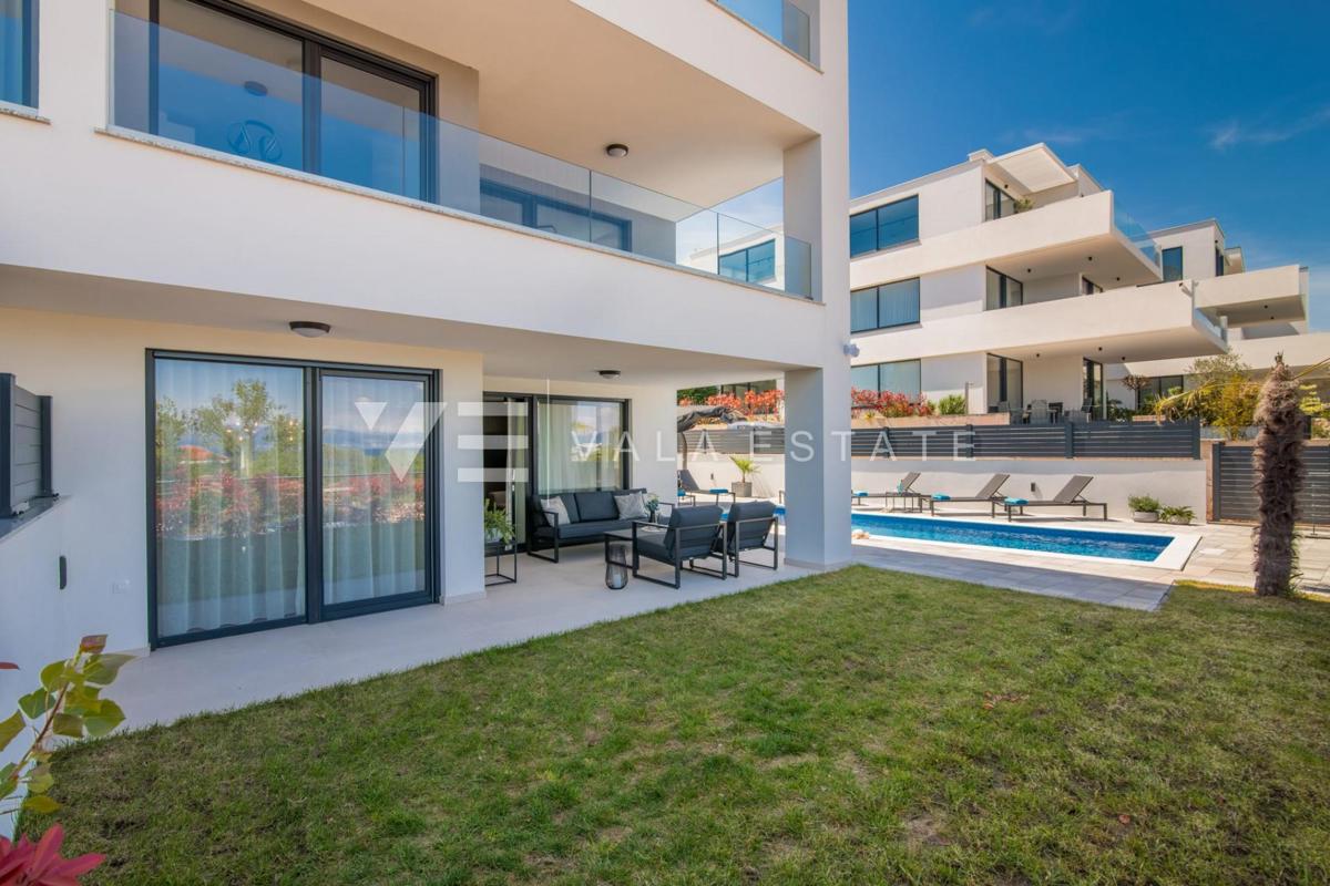 APPARTAMENTO LUSSUOSO CON PISCINA E VISTA MARE