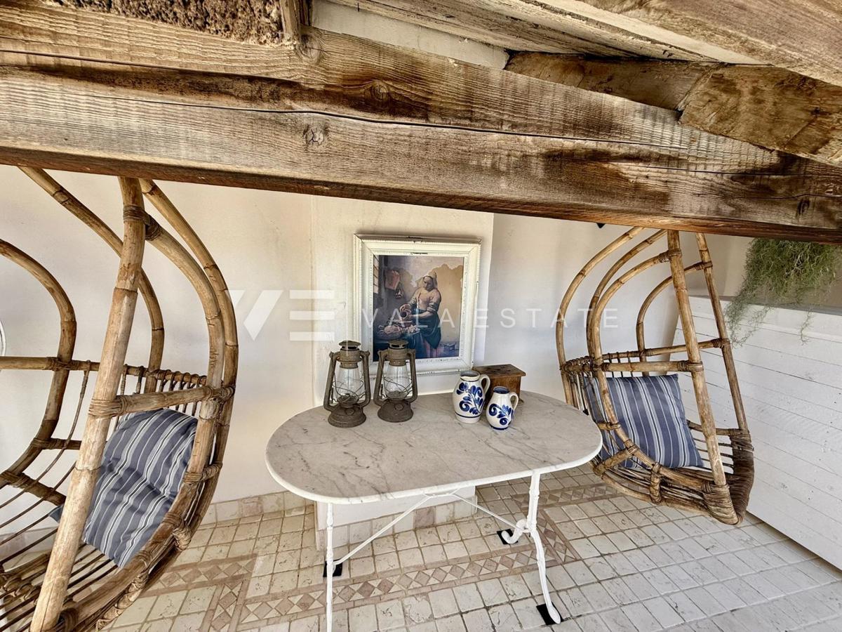 CASA AUTOCTONA IN PIETRA RISTRUTTURATA CON VISTA MARE