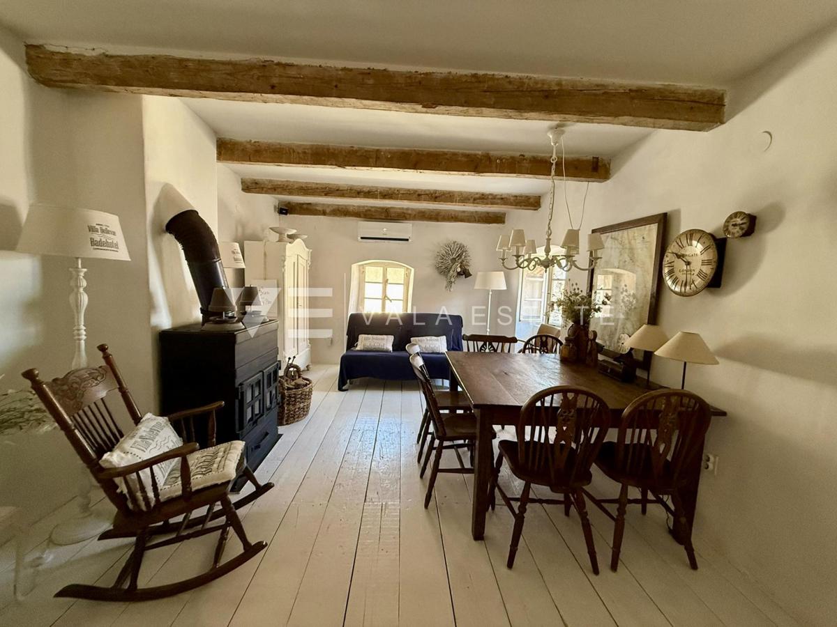 CASA AUTOCTONA IN PIETRA RISTRUTTURATA CON VISTA MARE