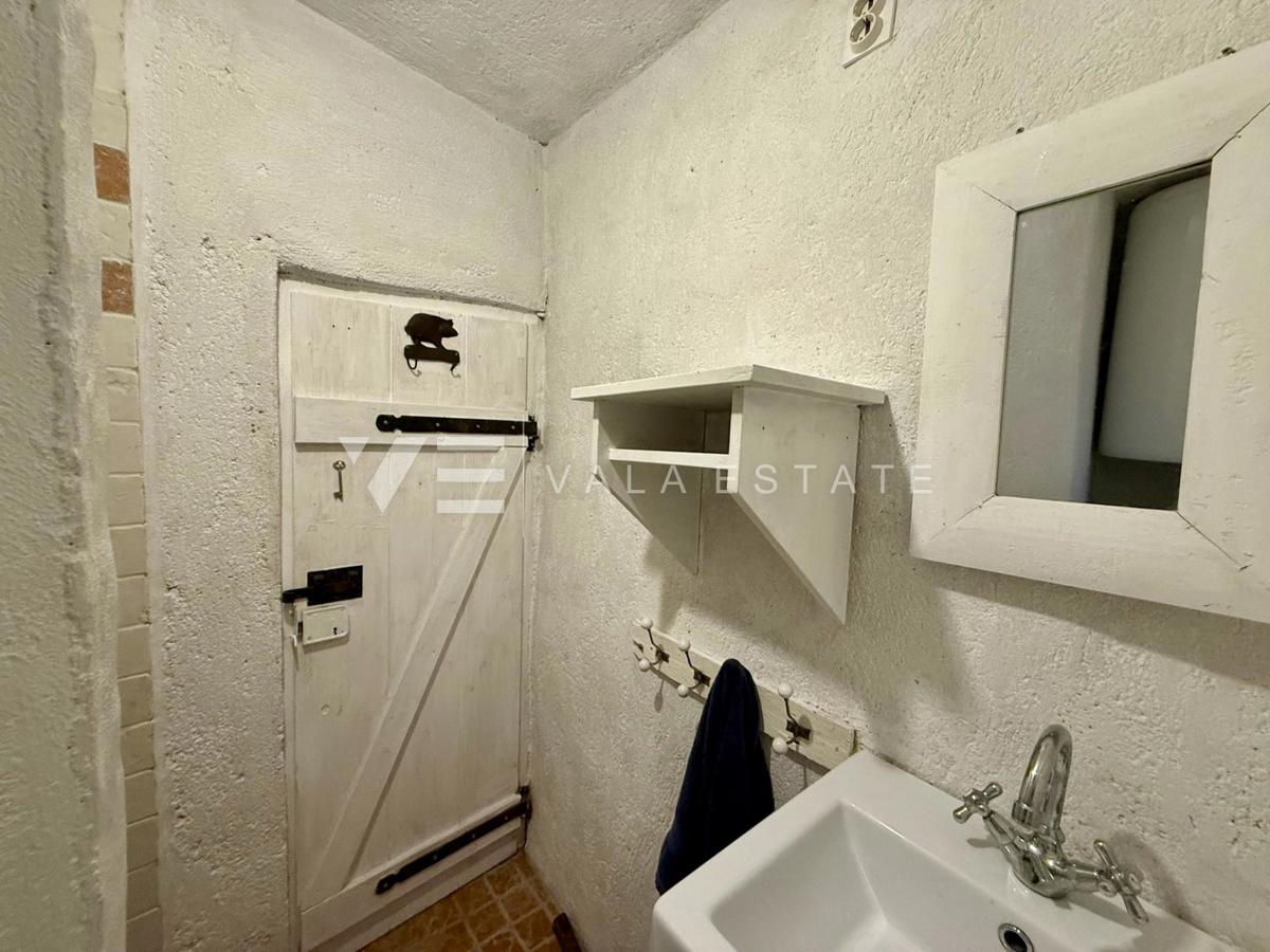 CASA AUTOCTONA IN PIETRA RISTRUTTURATA CON VISTA MARE