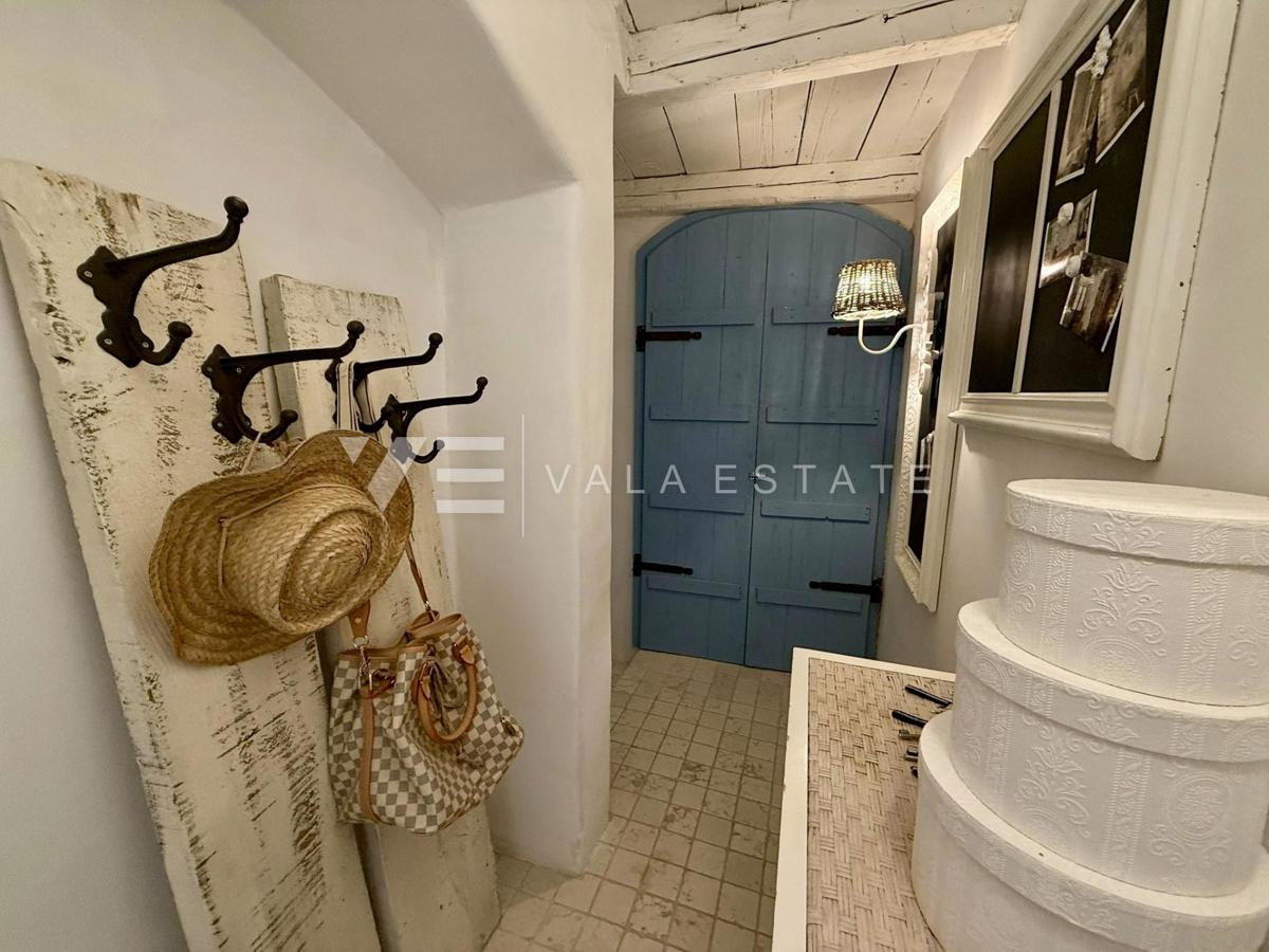 CASA AUTOCTONA IN PIETRA RISTRUTTURATA CON VISTA MARE