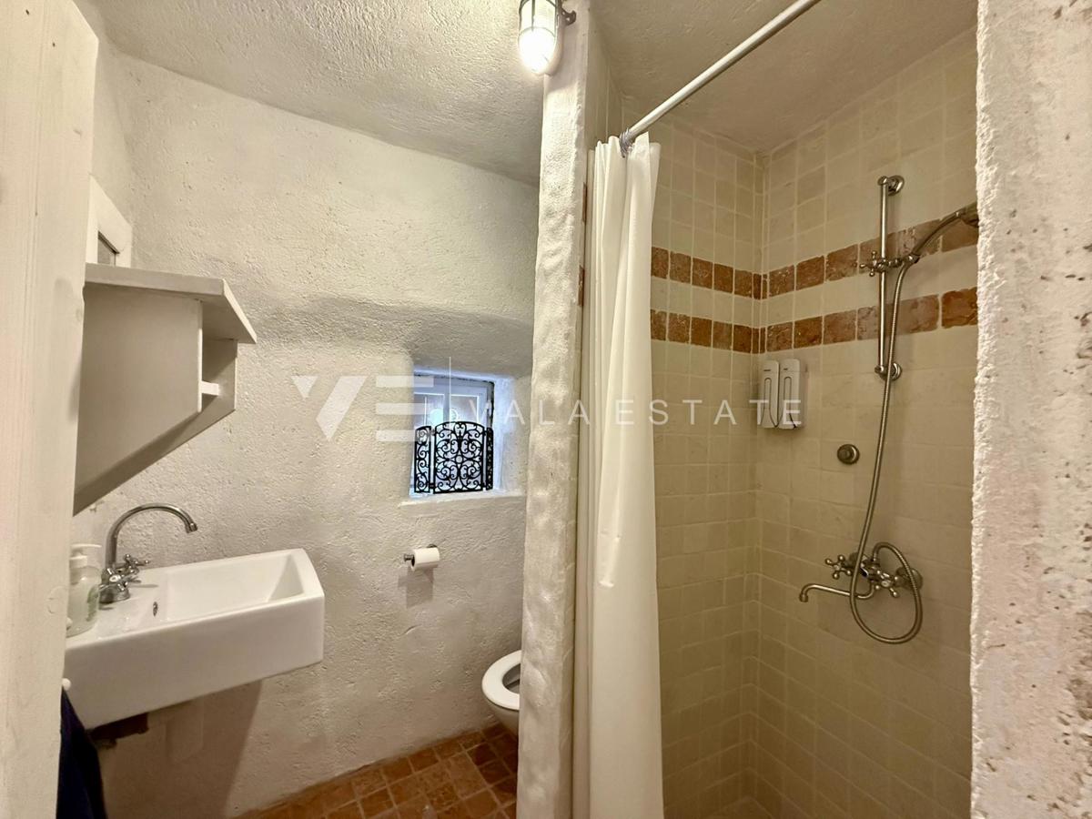 CASA AUTOCTONA IN PIETRA RISTRUTTURATA CON VISTA MARE