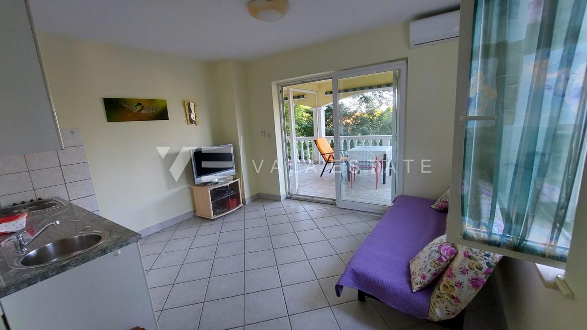 CASA UNIFAMILIARE CON QUATTRO APPARTAMENTI E VISTA MARE