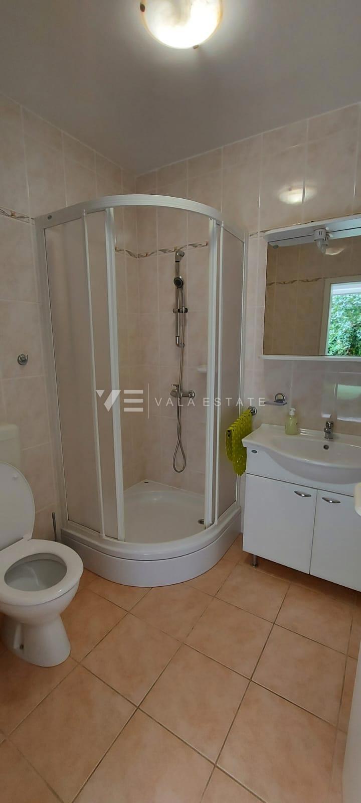 CASA UNIFAMILIARE CON QUATTRO APPARTAMENTI E VISTA MARE