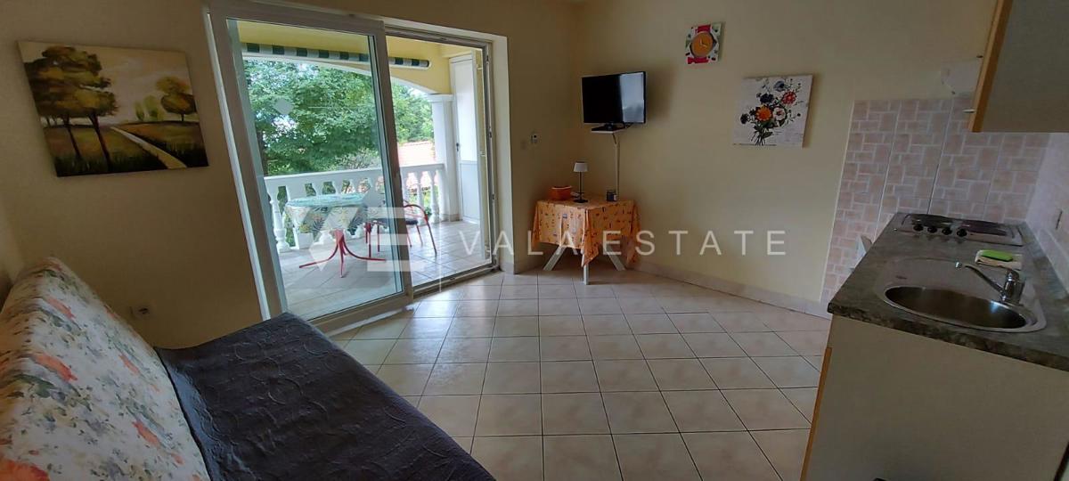 CASA UNIFAMILIARE CON QUATTRO APPARTAMENTI E VISTA MARE