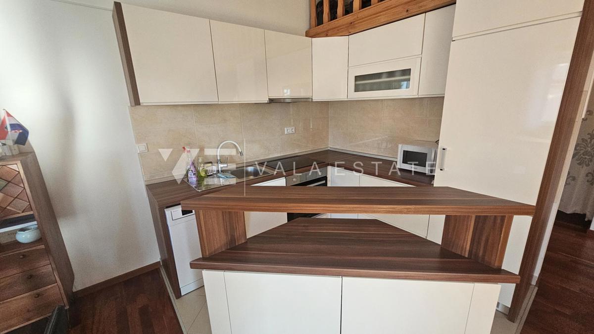 APPARTAMENTO CON VISTA MARE IN POSIZIONE TRANQUILLA