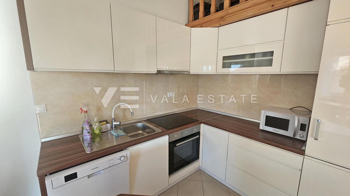 APPARTAMENTO CON VISTA MARE IN POSIZIONE TRANQUILLA