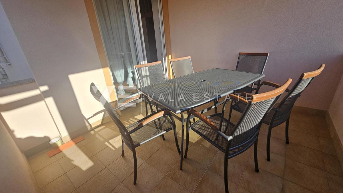 APPARTAMENTO CON VISTA MARE IN POSIZIONE TRANQUILLA