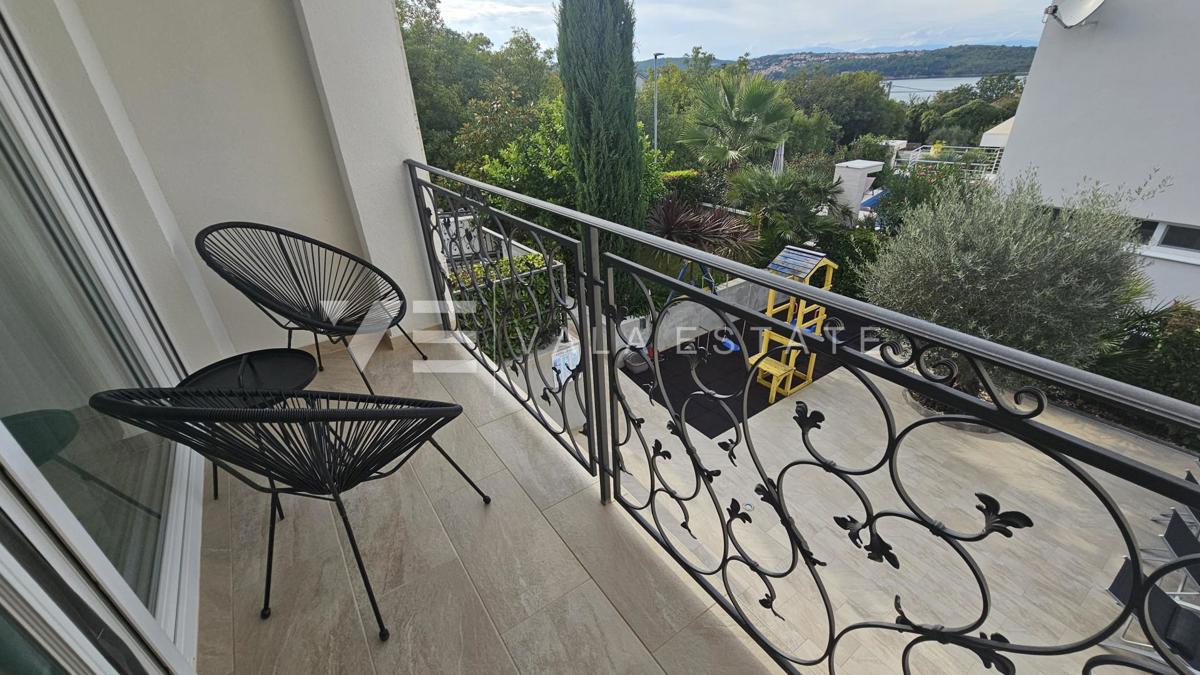 ELEGANTE VILLA MODERNA CON PISCINA E VISTA MARE