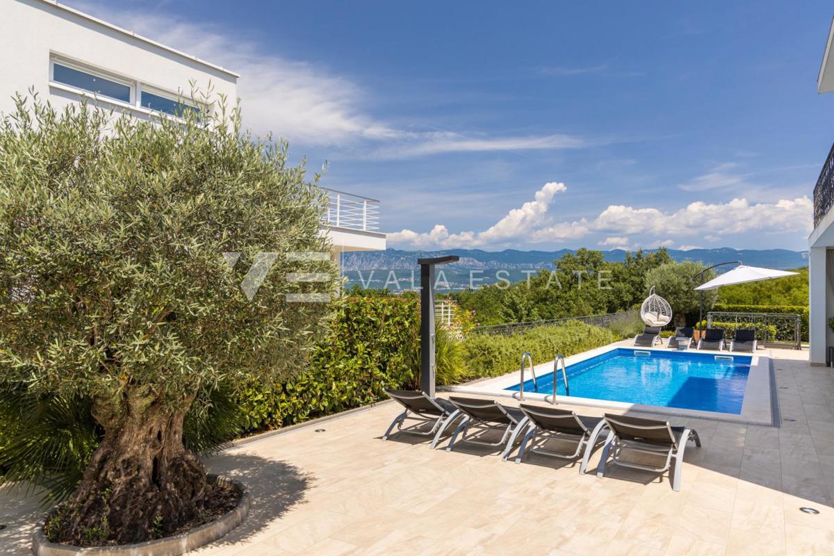 ELEGANTE VILLA MODERNA CON PISCINA E VISTA MARE
