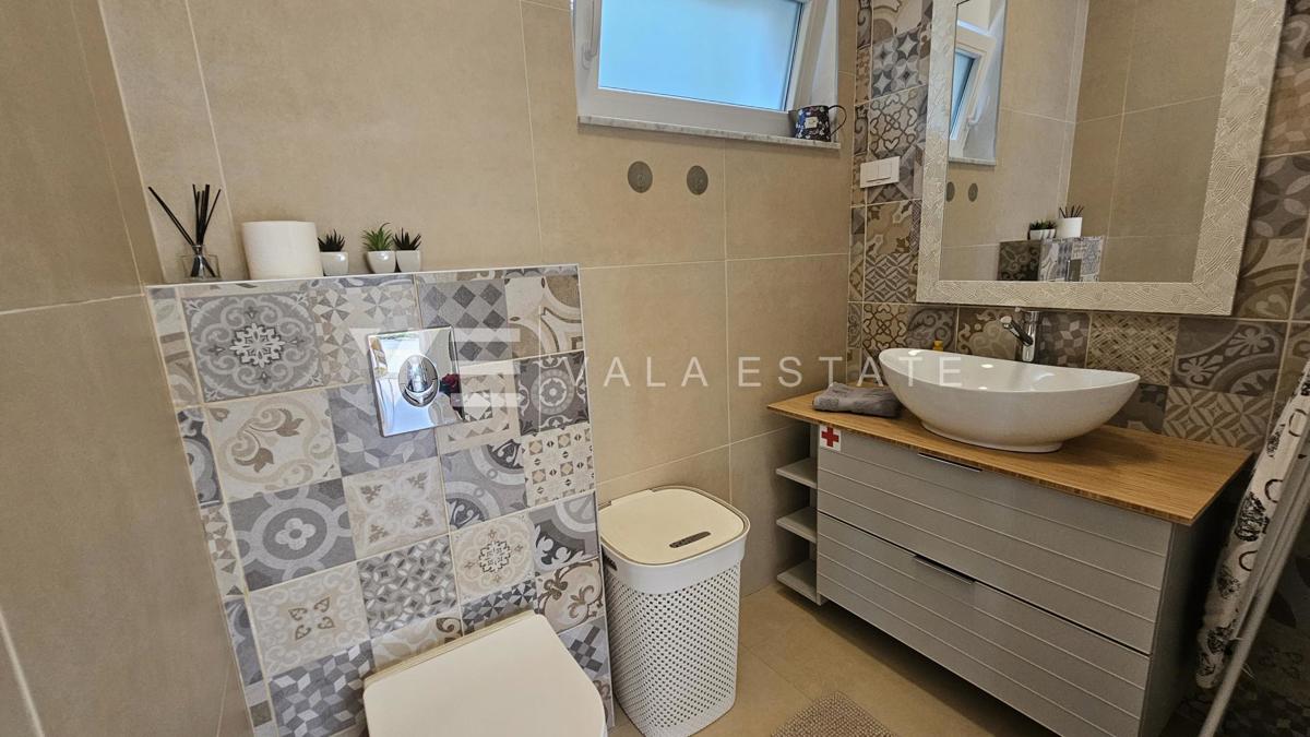 ELEGANTE VILLA MODERNA CON PISCINA E VISTA MARE