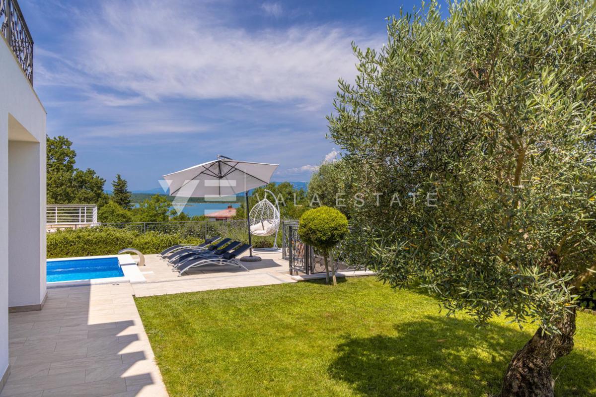 ELEGANTE VILLA MODERNA CON PISCINA E VISTA MARE