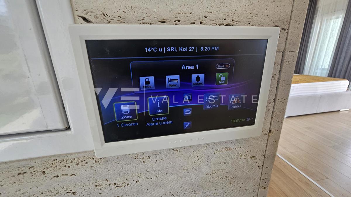 ELEGANTE VILLA MODERNA CON PISCINA E VISTA MARE