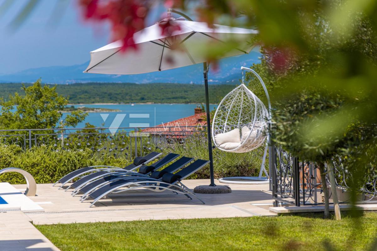 ELEGANTE VILLA MODERNA CON PISCINA E VISTA MARE