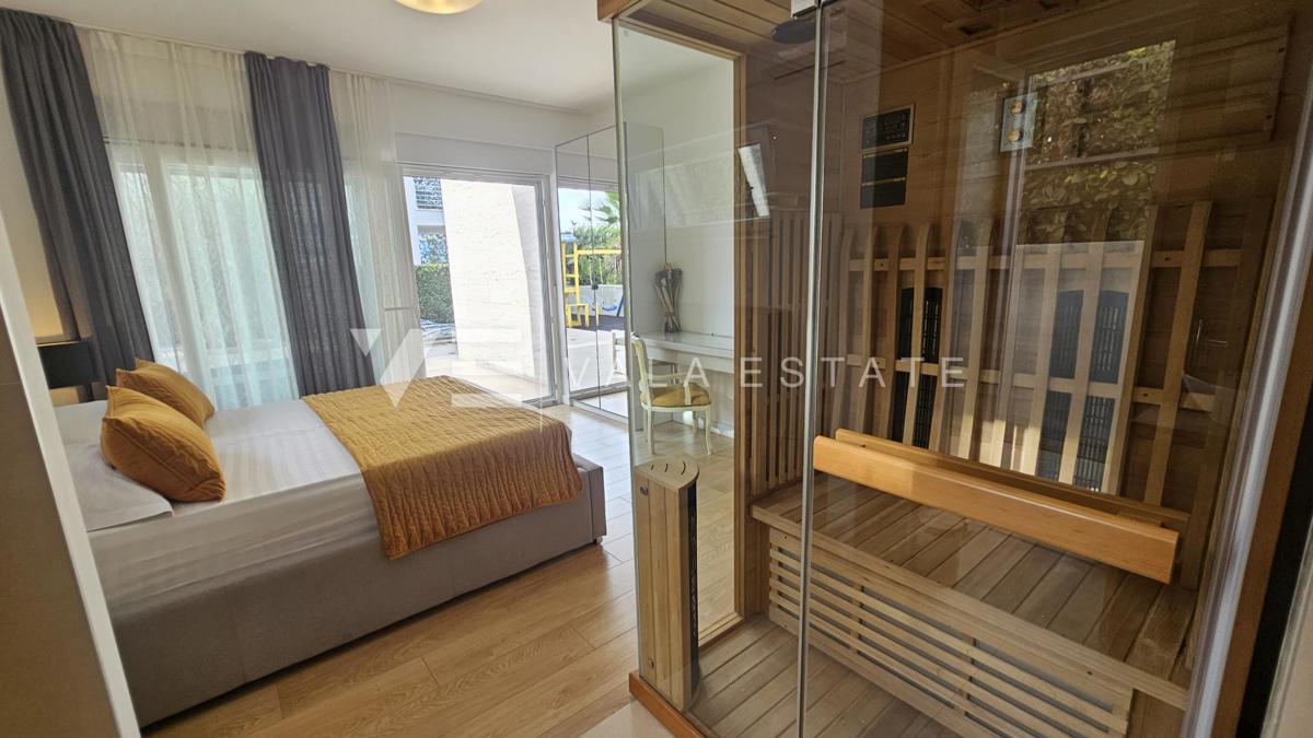 ELEGANTE VILLA MODERNA CON PISCINA E VISTA MARE